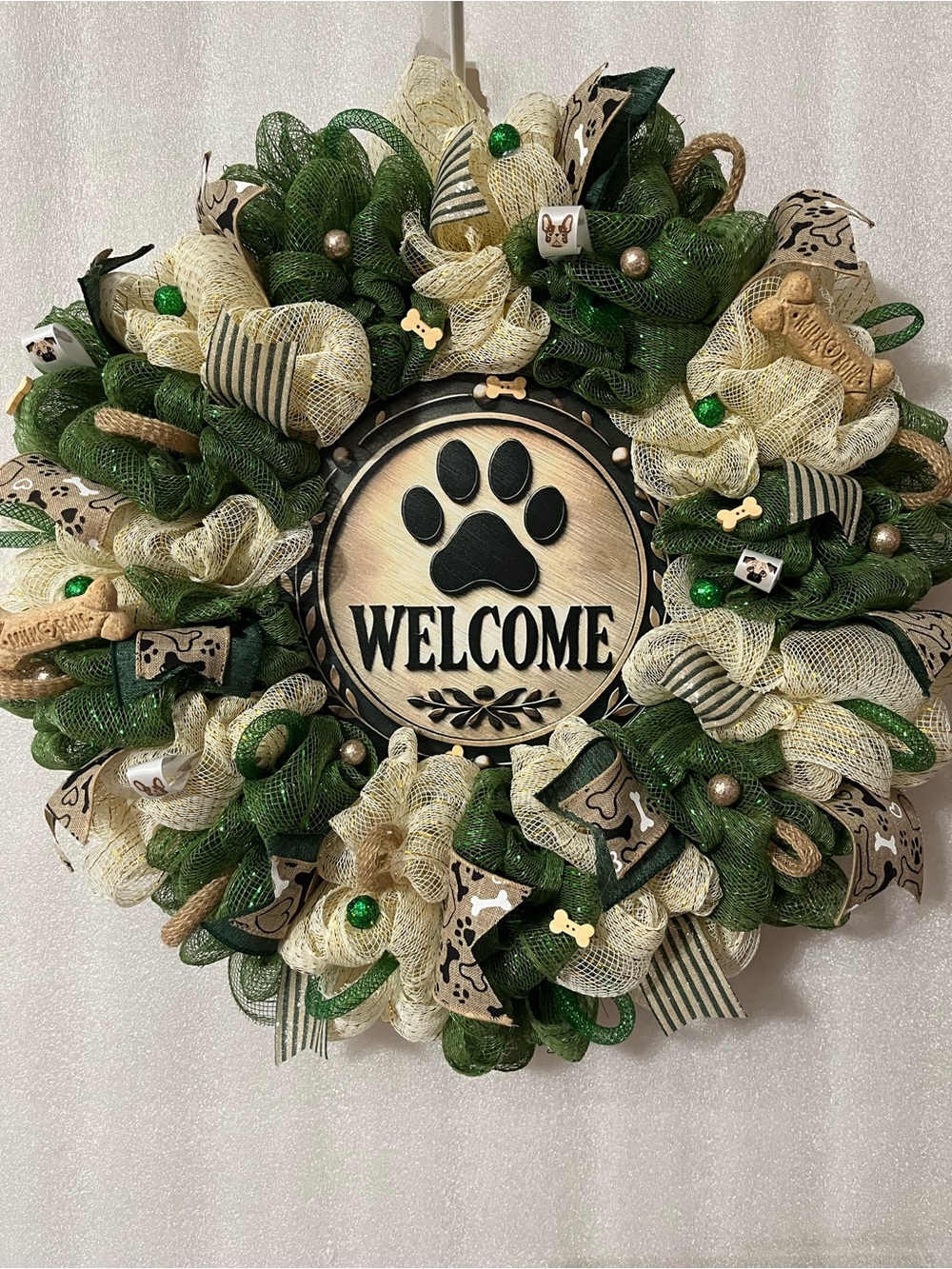 Welcome Paw Print Pet-Themed Wreath in Green and Cream